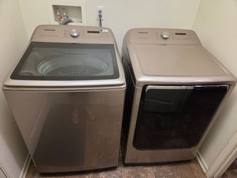 Samsung 5.4 cu. ft. Top Loader Washer  & 7.4 cu. ft. Gas Steam Dryer Set- Champagne