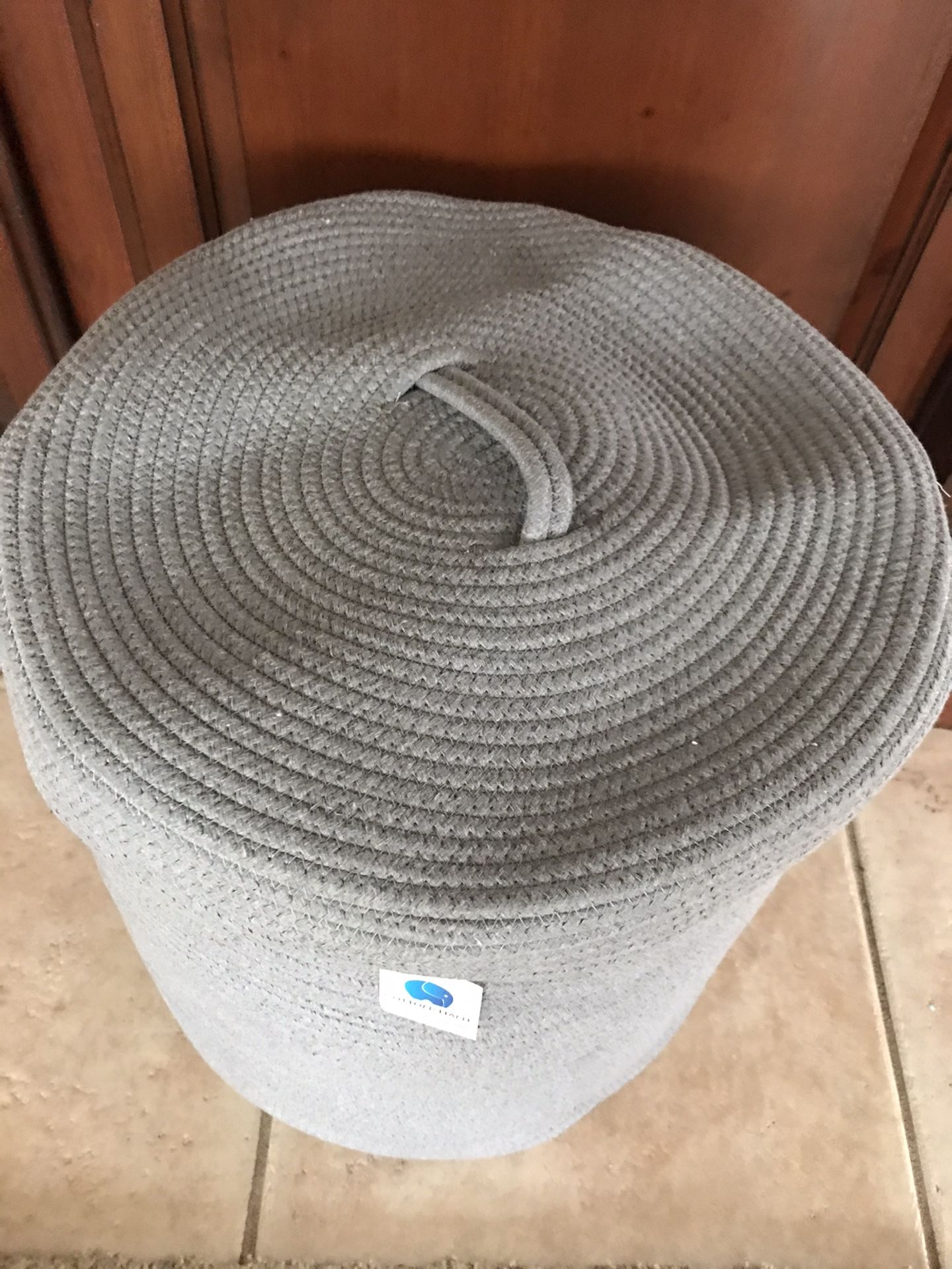 New w/tags Grey Large woven basket w/lid 19inHx16 Across