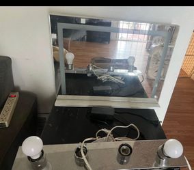 Vanity mirror