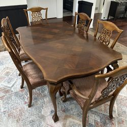 Universal Furniture Dining Table (2 Leaves, 6 Chairs)
