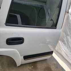2002 2003 2004 2005 2006 Chevy Tahoe  Door Parts Window Rear Door