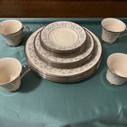Lenox Windsong Fine China 16-Piece Service for 4