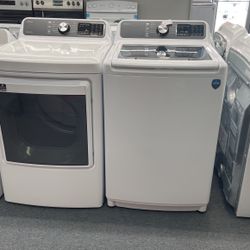 New Scratch And Dent Midea Washer And Dryer Set. 1 Year Warranty 