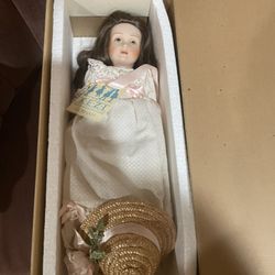 Vintage Aubrey Gorham KEZI Porcelain Musical Doll