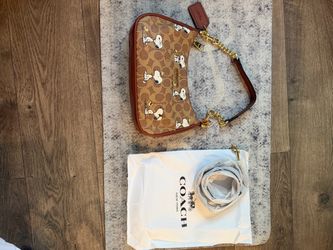 Coach x Peanuts Snoopy Signature Shoulder Bag