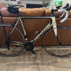 Cannondale SuperSix Road Bike – 56cm – Shimano 105 –