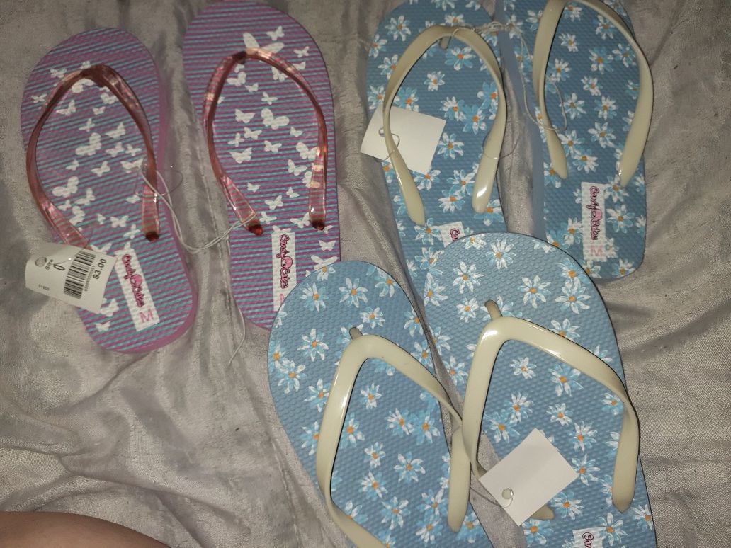 Girls sandals/flip flops