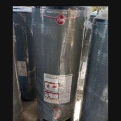 New Display Model Gas Water Heater 40 Or 50 Gal With 1 Yr Wrty 