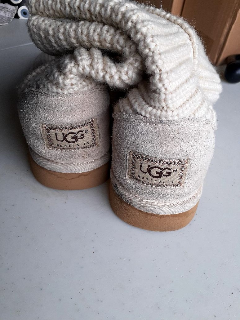 Ugg knit sweater boots size 7