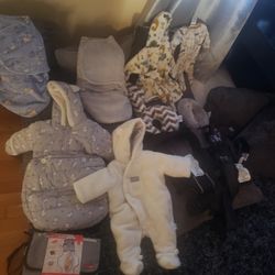 Baby Bundle 75$ Winter Wear Baby Carrier, Bouncer, Baby Bath