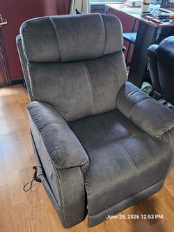 Lifting Recliner