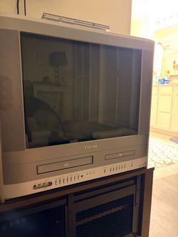 Toshiba MW20FP1 CRT TV with Built-In VHS and DVD (Only VHS Tested and Working)