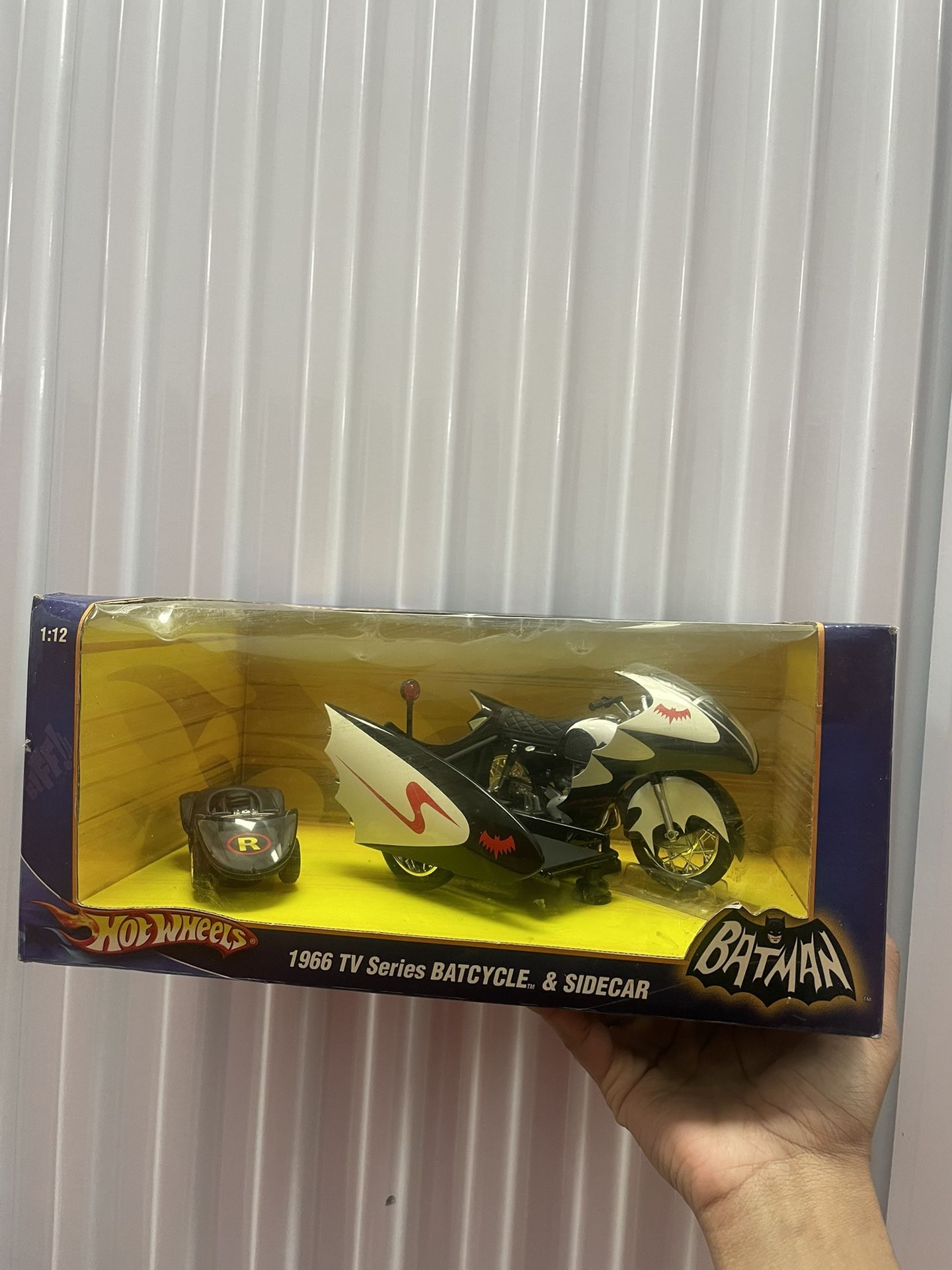 2009 HOT WHEELS 1:12 1966 BATMAN TV SERIES BATCYCLE & SIDECAR MIB