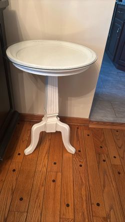 Round Accent Table