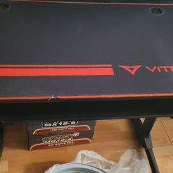 Vitesse Gaming  Table 