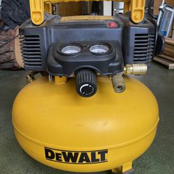 Dewalt Air Compressor and 18 Gauge Brad Nailer Kit