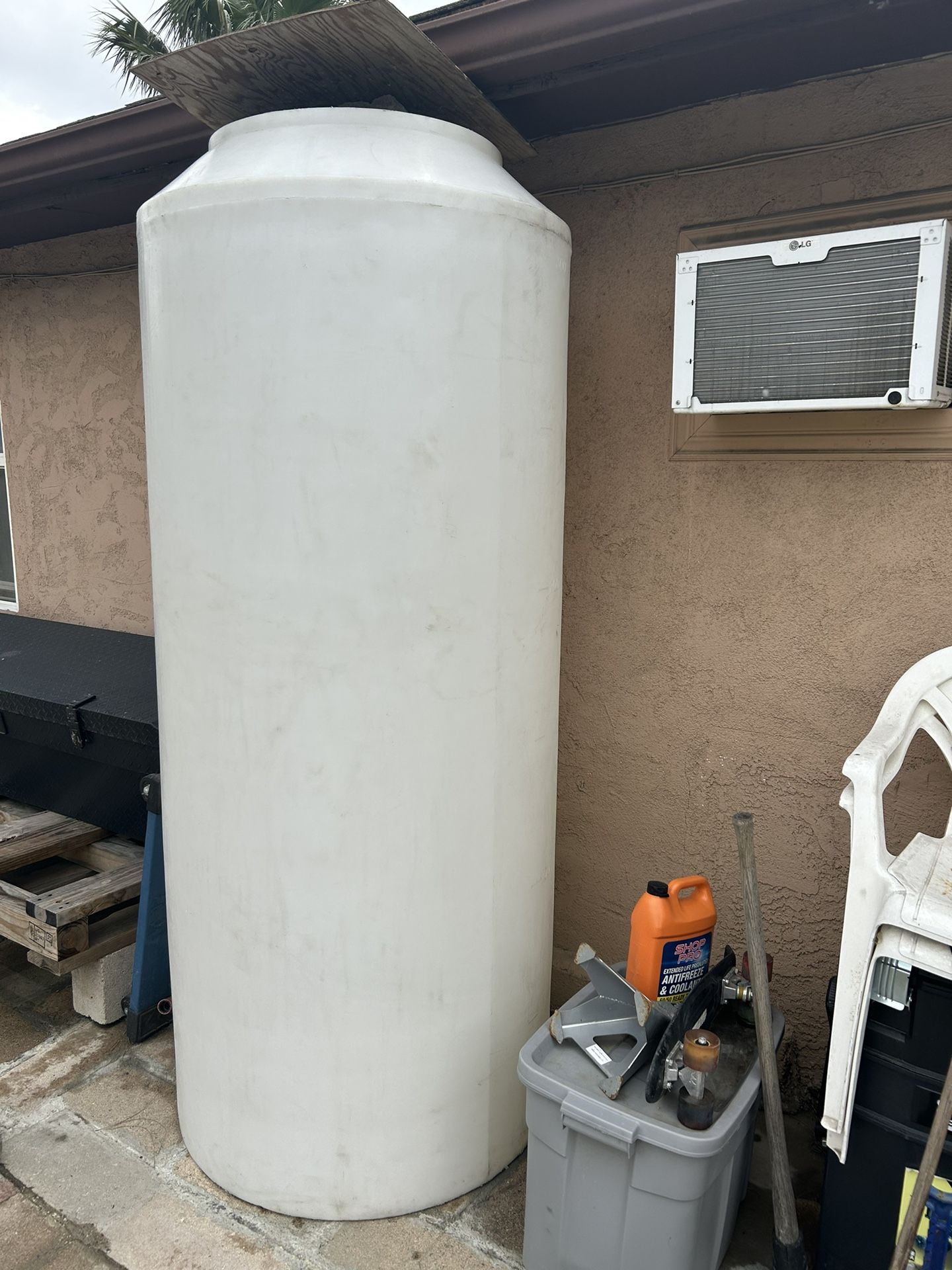 300 Gallon Water Tank