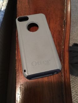 iPhone 5 and 5s otter box case