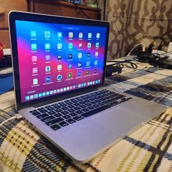 Excelente Laptop Apple Macbook Pro De 13 Pulgadas Retina Procesador Intel Core i7 Con Programas 