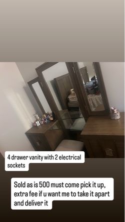 4-Drawer Vanity with Triple Mirror