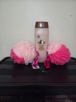 One+Other Sweet Luxury Moisturizing Body Wash with Loofahs