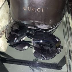 GUCCI SUNGLASSES 😎