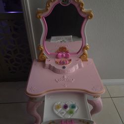 Disney Vanity Desk/mirror