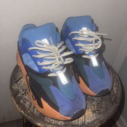 yeezy boost 700