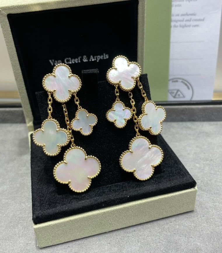 Ladies' classic four-leaf clover earrings