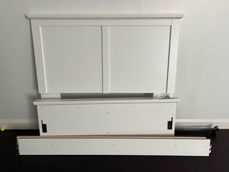Like New Full Size Bed Set