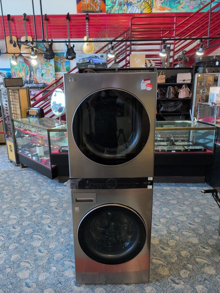 LG - 4.5 Cu. Ft. HE Smart Front Load Washer and 7.4 Cu. Ft. Electric Dryer WashTower with Steam and Built-In Intelligence - Graphite Steel