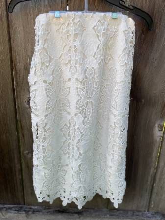 Gorgeous White Lace Pencil Skirt … Women’s Size XS … H&M