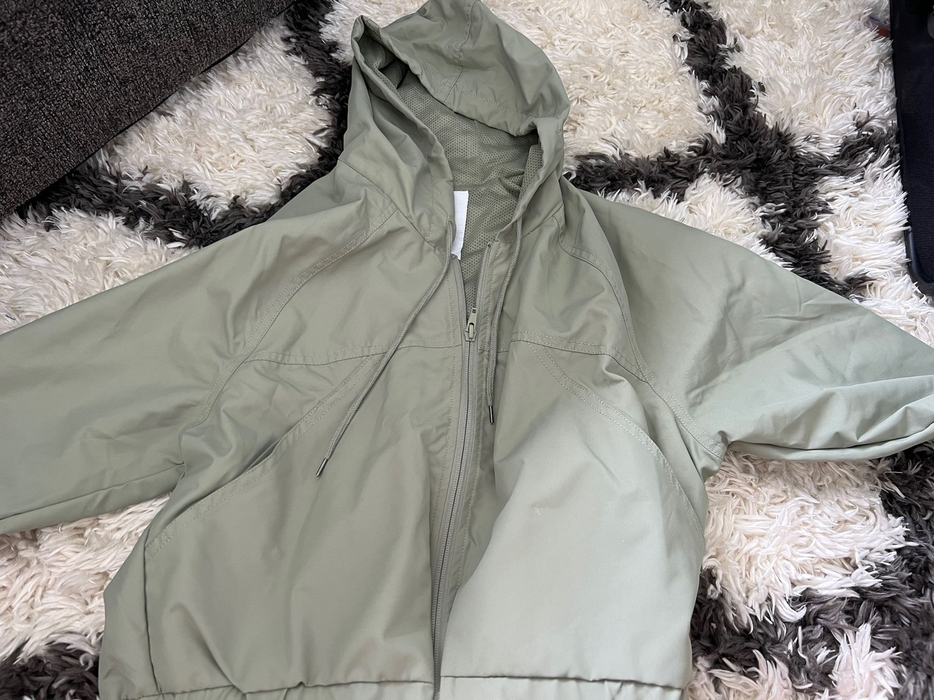 BRAND NEW ONIEL WINDBREAKER SIZE XS LIGHT OLIVE GREEN