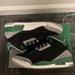 Pine Green Jordan 3’s