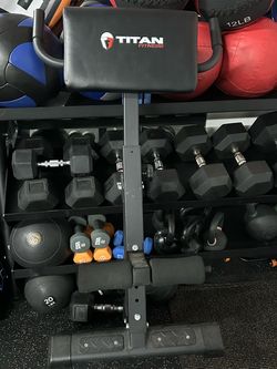 Titan Fitness Hyperextension machine