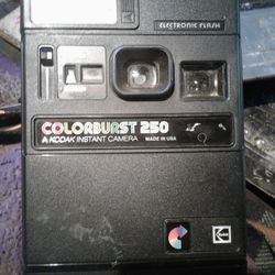 Vintage 1970s Kodak color burst 250

Instant camera 