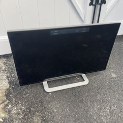 Vizio 28 Inch LED TV 