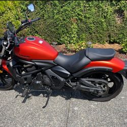 Beautiful Kawasaki Vulcan S Sports 650 CC Cruiser Motorcycle 