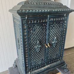 Fire Place.  Cast Iron 