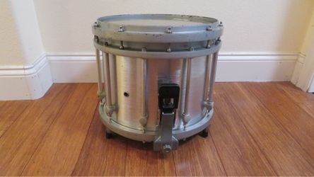 Yamaha 13” Marching Snare Drum - Silver Finish - Good Condition.