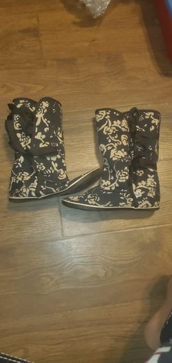 Fur Lined Floral Boots