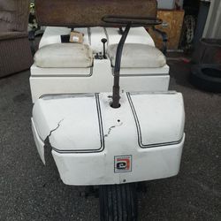 Golf Cart,late 1960,3Wheel, Had For 3 Yrs,grand-oncle Mess Up Engine,need Rebuilted Kit Côme With It,have Enouther ONE Now Obo