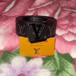 Black Flower Louis Vuitton Belt