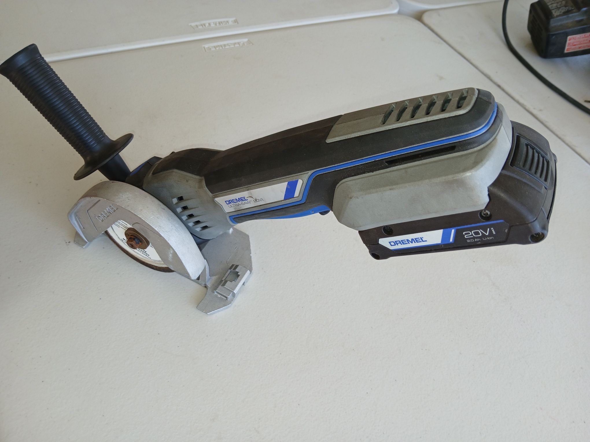 Dremel -Cordless Compact Saw