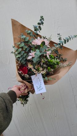 Valentine's Day Fresh Flower Arrangements 