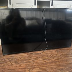 Samsung 40” Tv With Swivel Mount 