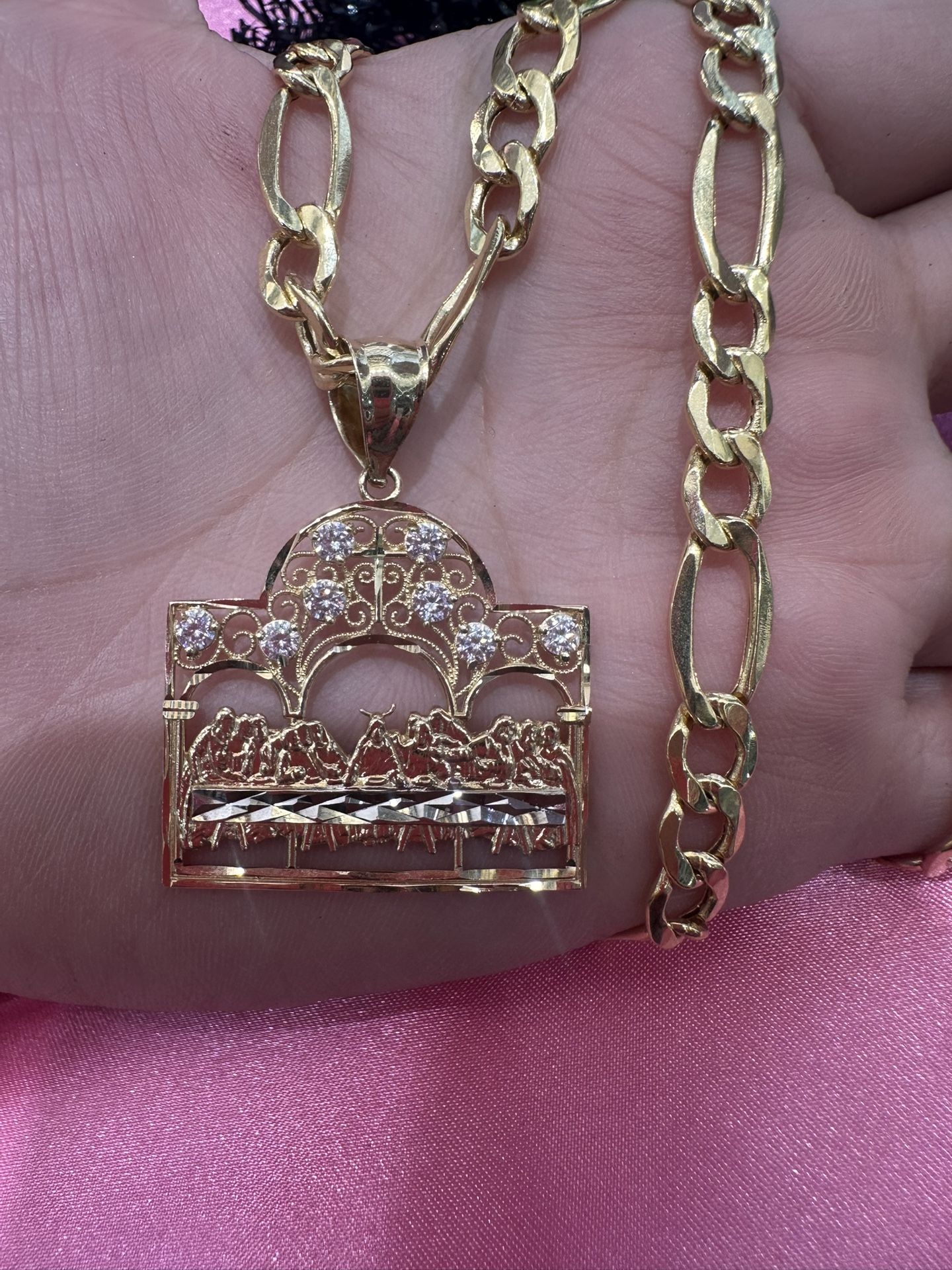 14k Gold Figaro/ Last Supper Pendant 