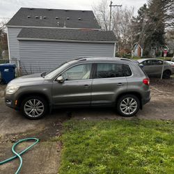 2011 Volkswagen Tiguan · 2.0T 4Motion Sport Utility 4D