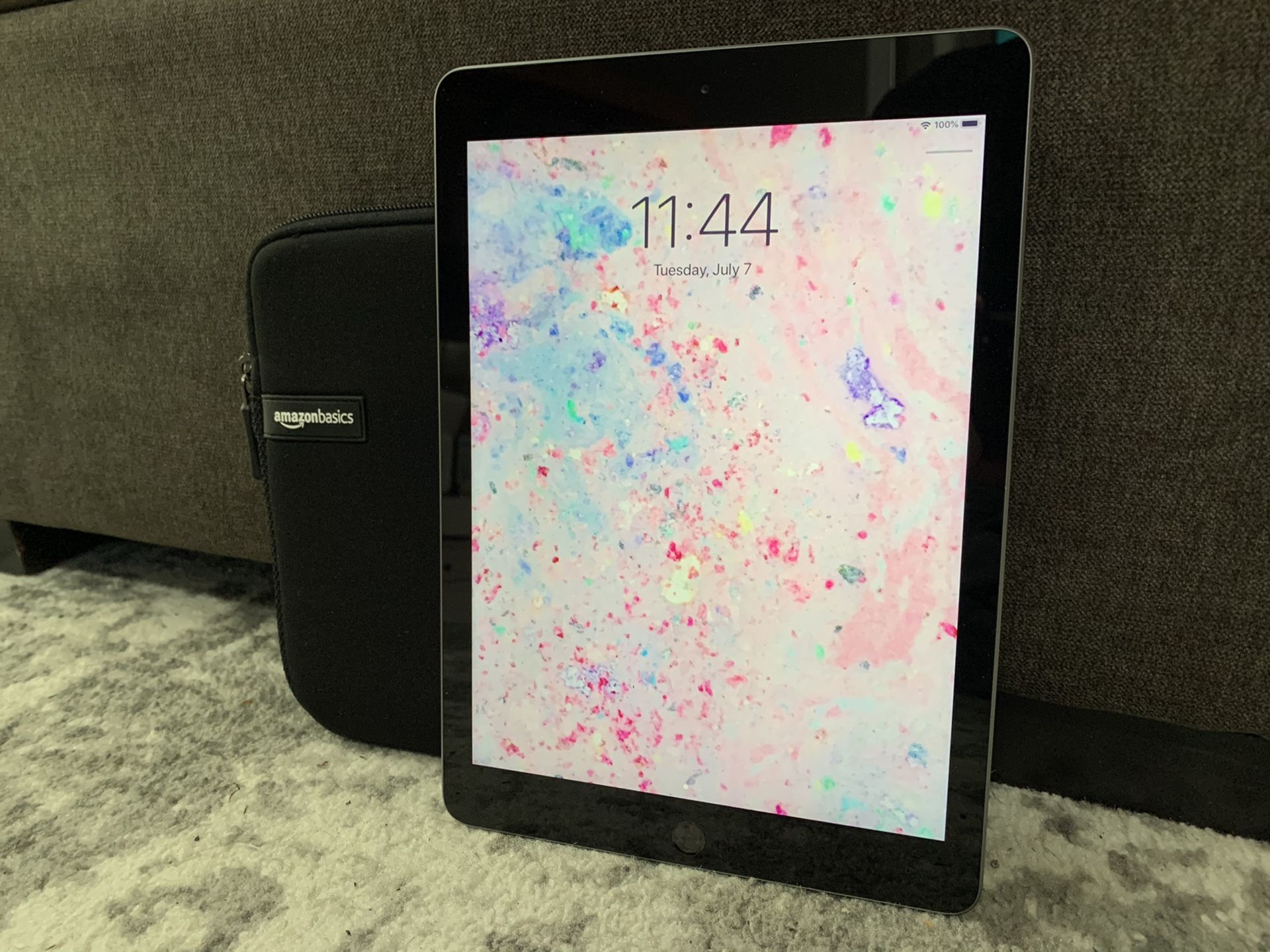 Apple iPad 6th generation - Wi-Fi 16GB - Space Gray