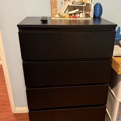 5 drawer dresser, like new